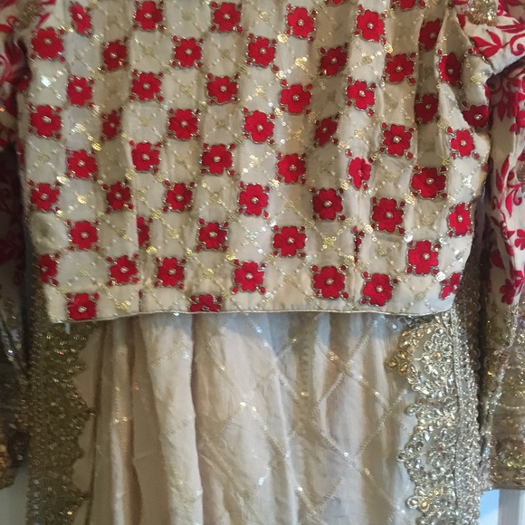 Sharara top and dupatta in cream and red with gold embroidery and beading.Size 8 - Picture 9 of 15